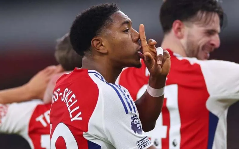 Anh đã giành chiến thắng cho Arsenal trước Manchester City với tỷ số 5-1