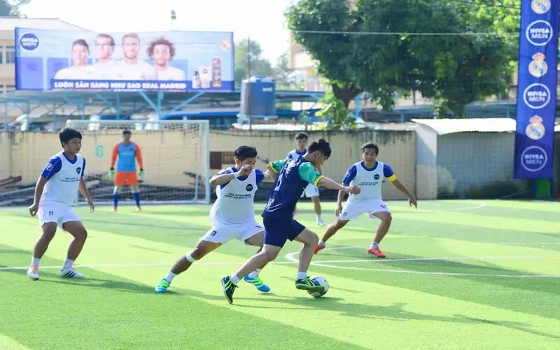 Cách chơi của bóng đá phủi